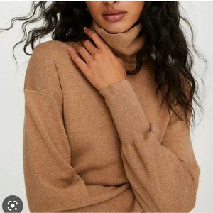 WILFRED | Rebecca Sweater Wool Light Brown Cropped Turtleneck Small Aritzia